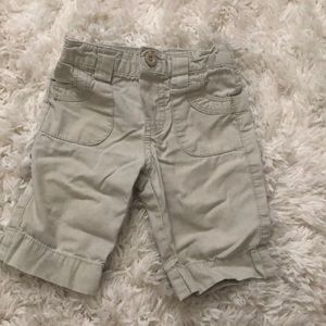 Khaki elastic waist Bermuda shorts